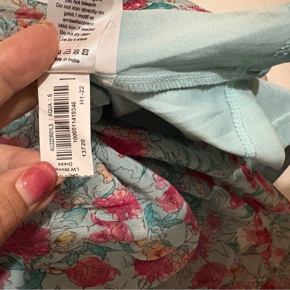 EasyBuy-Floral V-Neck Dress 3/4 Sleeves Size Small - Picture 2 of 7